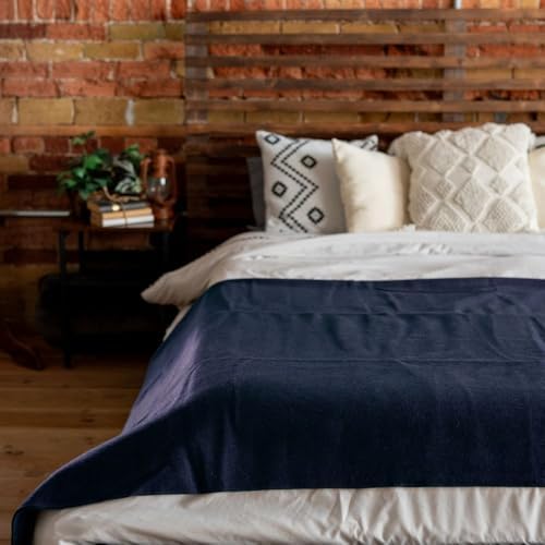 Arcturus King Size Wool Blanket (90"x 108") | Thick, Washable, Navy Blue - Image 3