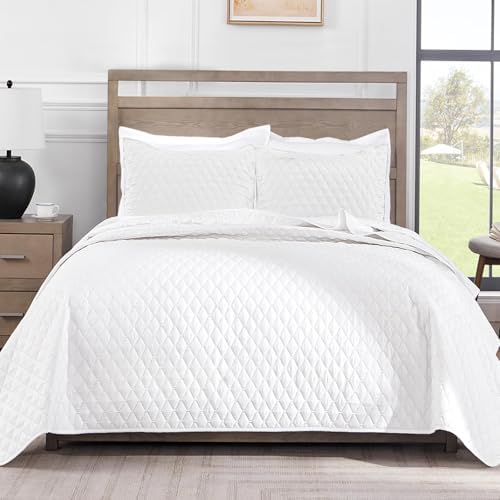Exclusivo Mezcla Reversible California King Quilt Set, White by ExclusivoMezcla