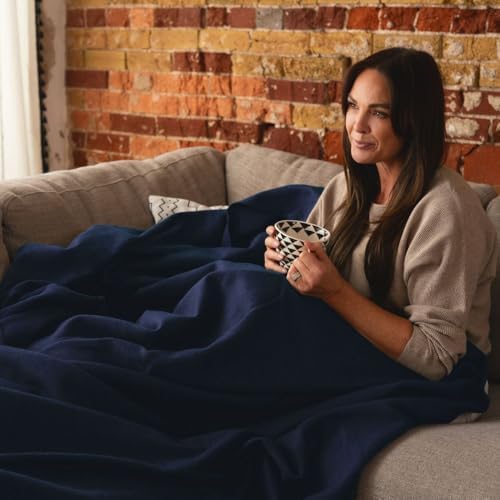 Arcturus King Size Wool Blanket (90"x 108") | Thick, Washable, Navy Blue - Image 4