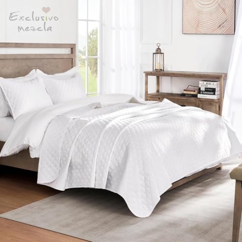Exclusivo Mezcla Reversible California King Quilt Set, White - Image 2