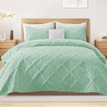 Exclusivo Mezcla 3-Piece Soft Quilts Queen Size Bedding Set, Light Green by ExclusivoMezcla