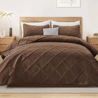 Exclusivo Mezcla 3-Piece Soft Quilts Queen Size Bedding Set, Brown by ExclusivoMezcla