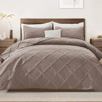 Exclusivo Mezcla 3-Piece California King Size Quilt Bedding Set, Taupe by ExclusivoMezcla