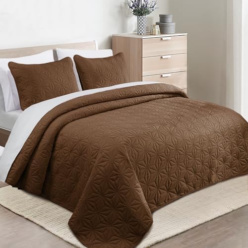 Whale Flotilla Soft King Quilt Bedding Set 3-Pieces Lightweight Bedspread - Image 2