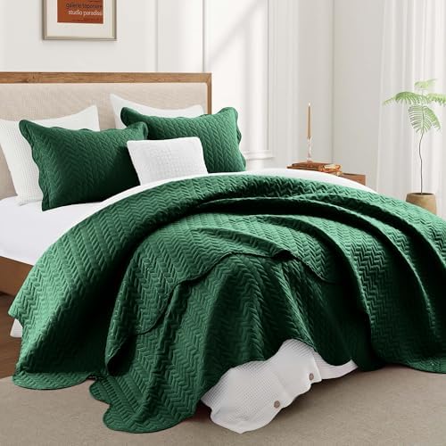 Imperial Rooms King Quilt Emerald Leaf 8 Pack for Hotel Guest Bedroom - Image 6