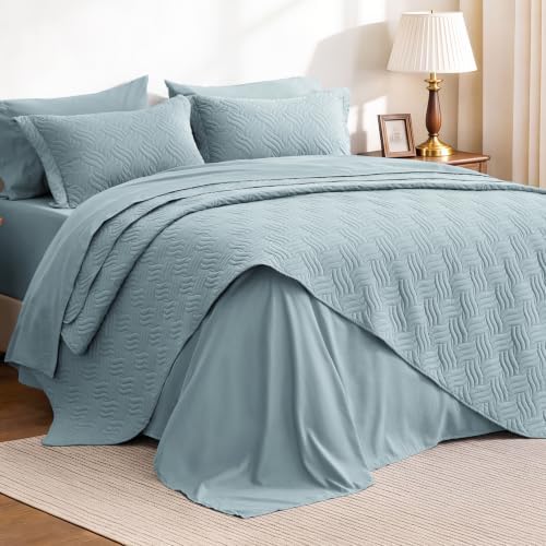 Love's cabin Quilts for Queen Bedspreads, 7 Pieces Bed in a Bag, Light Blue by Lovescabin