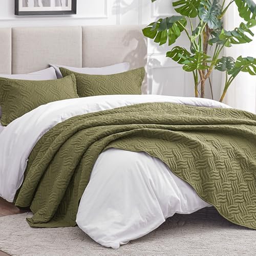 Love's cabin Quilts for Queen Bed Olive Green Bedspreads Bedding Set - Summer Lightweight Bedspread Comforter - Wave Pattern Bedding Coverlet for All Season - 3 Pieces (1 Quilt, 2 Pillow Shams) - Image 2
