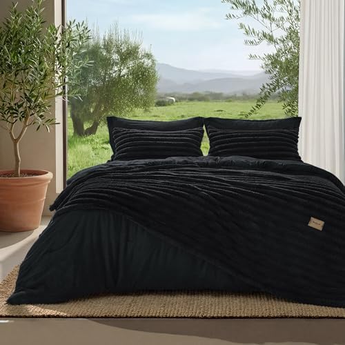 Bedsure 2-in-1 Comforter Set with Detachable Fleece Blanket, Black King by BEDSURE