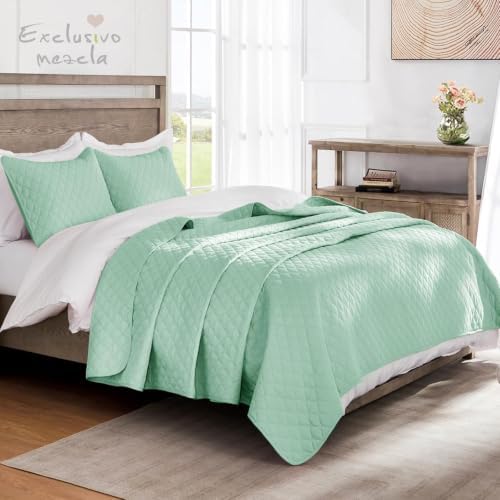 Exclusivo Mezcla Reversible Full Queen Quilt Bedding Set, Light Green - Image 2