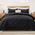 Exclusivo Mezcla 3-Piece Soft Quilt King Size Bedding Set, Black by ExclusivoMezcla