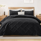 Exclusivo Mezcla 3-Piece California King Size Quilt Bedding Set, Black by ExclusivoMezcla