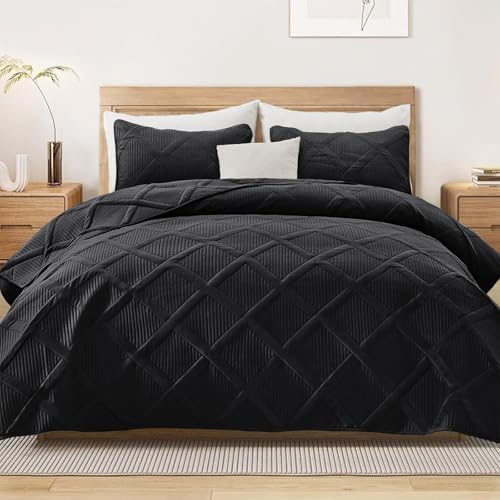 Exclusivo Mezcla 3-Piece California King Size Quilt Bedding Set, Black by ExclusivoMezcla