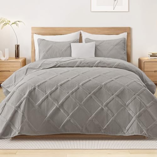 Exclusivo Mezcla 3-Piece Soft Quilts Queen Size Bedding Set, Light Grey by ExclusivoMezcla