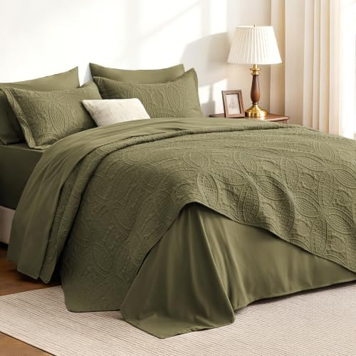 Love's cabin Quilts for Queen Bedspreads, 7 Pieces Bed in a Bag, Green by Lovescabin