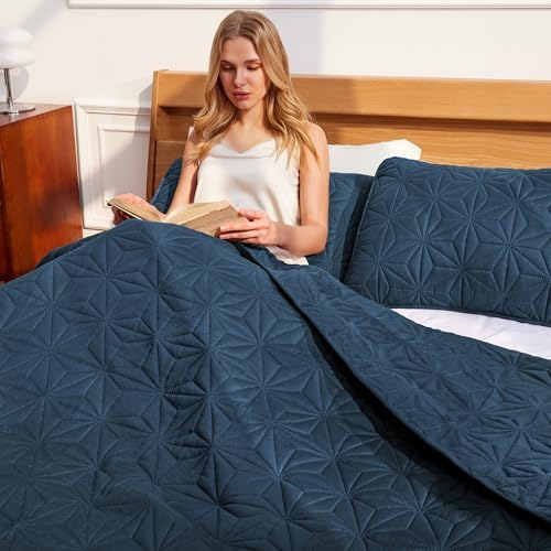 Whale Flotilla Soft Queen Quilt Bedding Set 3-Pieces Lightweight Bedspread - Image 3