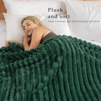 Exclusivo Mezcla Striped Queen Size Fleece Blanket for Bed, Forest Green - Image 2