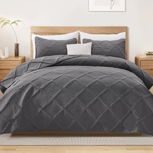 Exclusivo Mezcla 3-Piece Soft California King Size Quilt Bedding Set, Grey by ExclusivoMezcla