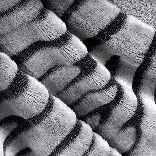 MACEVIA Sherpa Fleece Throw Blanket for Couch 3D Zebra Blanket Fuzzy Thick Warm Reversible Cozy Comfy Super Soft Blanket for Bed Sofa 490GSM - Black Zebra,50x60In - Image 4